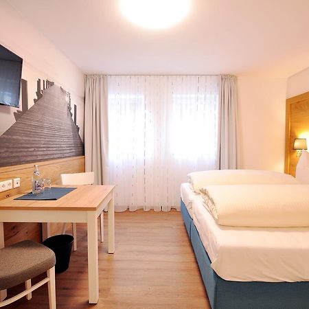 Gaestehaus Zur Krone ヴァルテンホーフェン エクステリア 写真