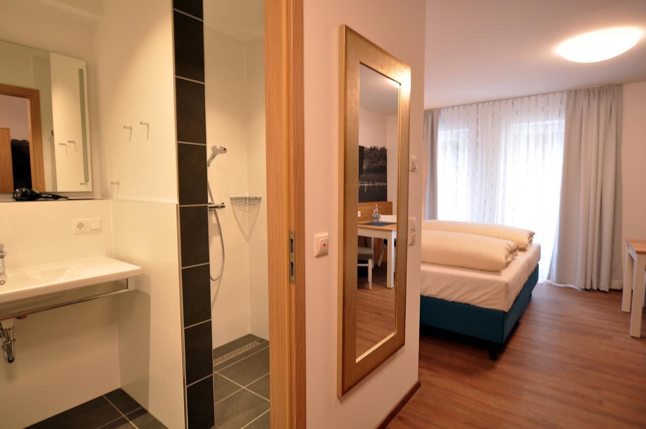 Gaestehaus Zur Krone ヴァルテンホーフェン エクステリア 写真